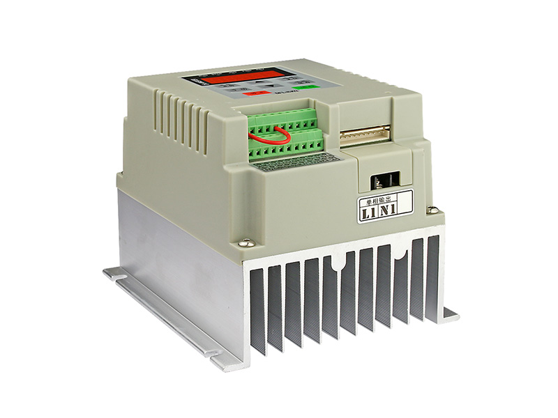 200N單相水泵變頻器，220V供水變頻器，恒壓供水變頻器